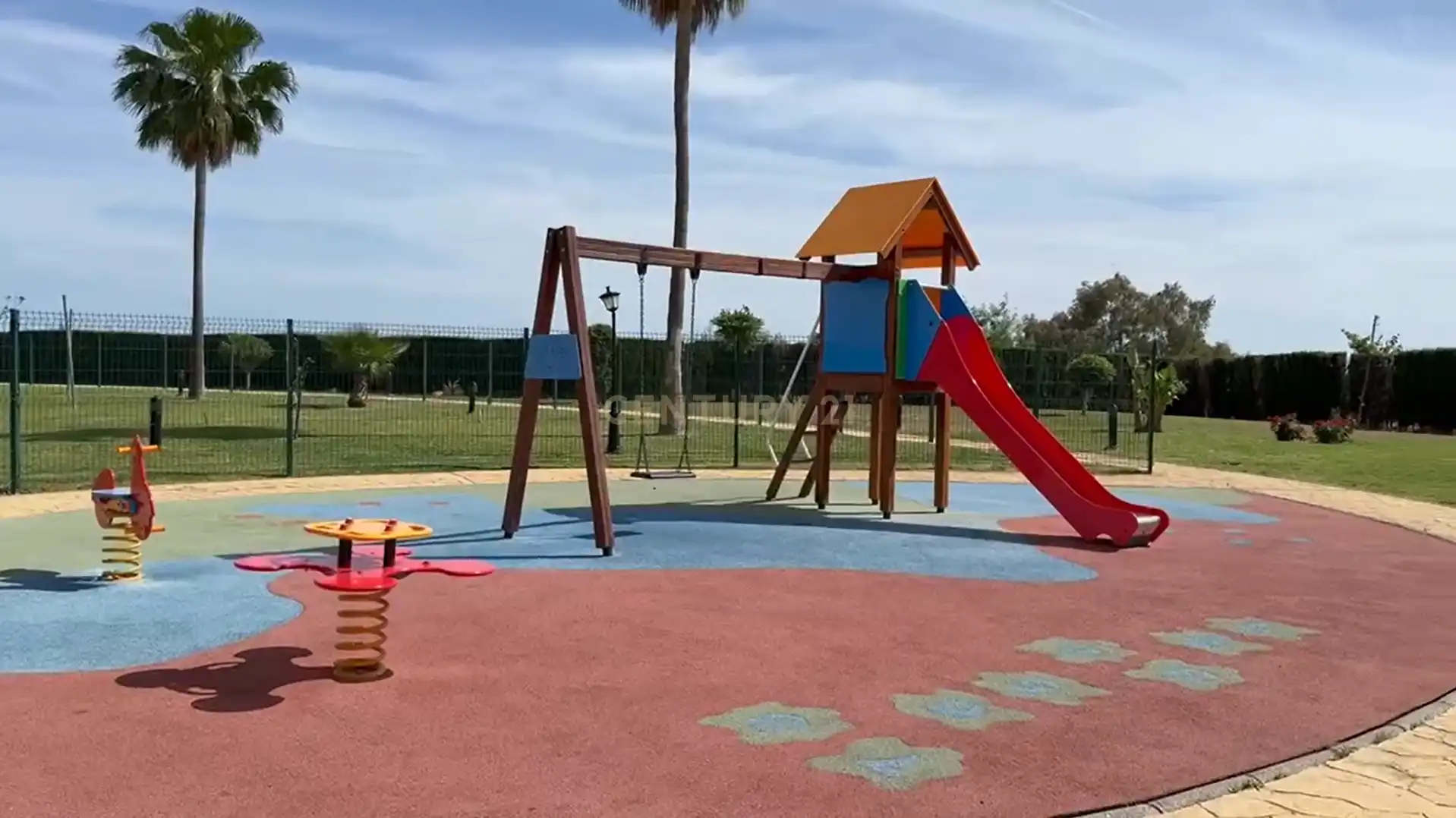 Parking de Apartamento de alquiler en Málaga con Piscina, Horno y Lavadora