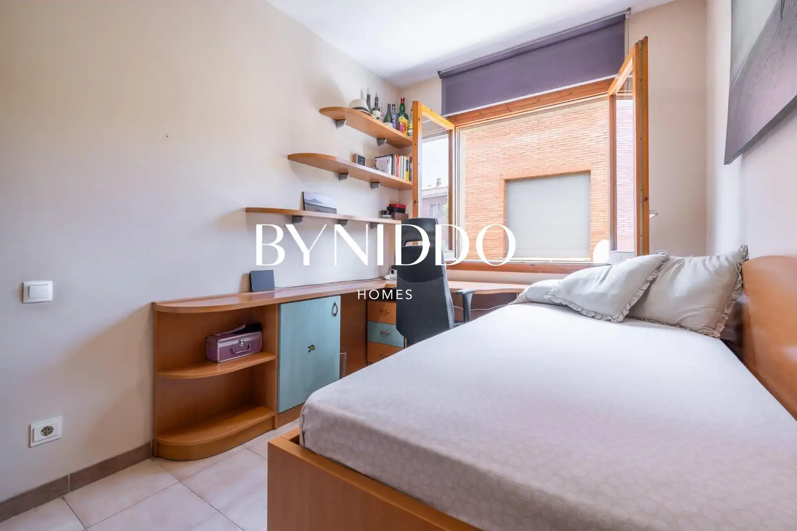 Habitación de Casa adosada en venta en Sant Cugat del Vallès con Aire acondicionado, Calefacción y Jardín privado