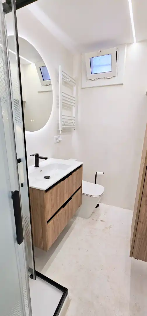 Baño de Planta baja de alquiler en Barcelona con Aire acondicionado, Calefacción y Parquet