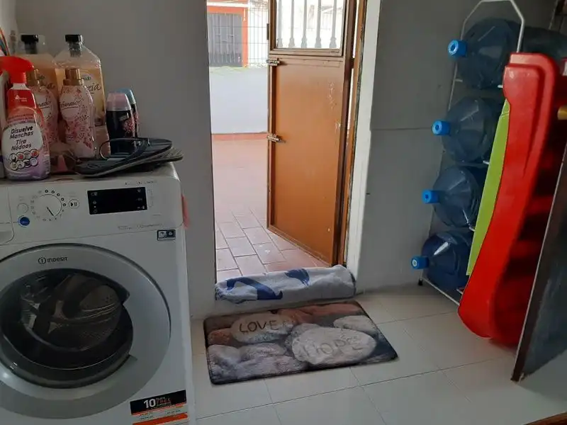 Haus oder Chalet zum Verkauf in Algeciras mit Heizung, Terrasse und Möbliert