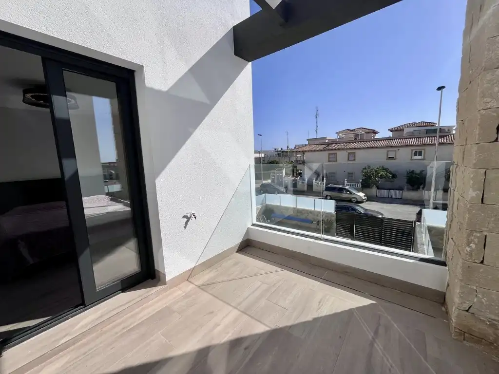 House with pool for sale in Calle Corbeta-Punta Prima, imagen 29