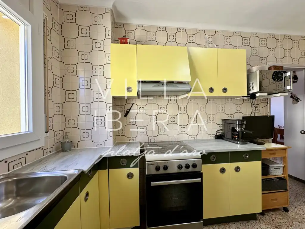 Cocina de Apartamento en venta en Castell d'Aro, Platja d'Aro i s'Agaró con Calefacción y Terraza