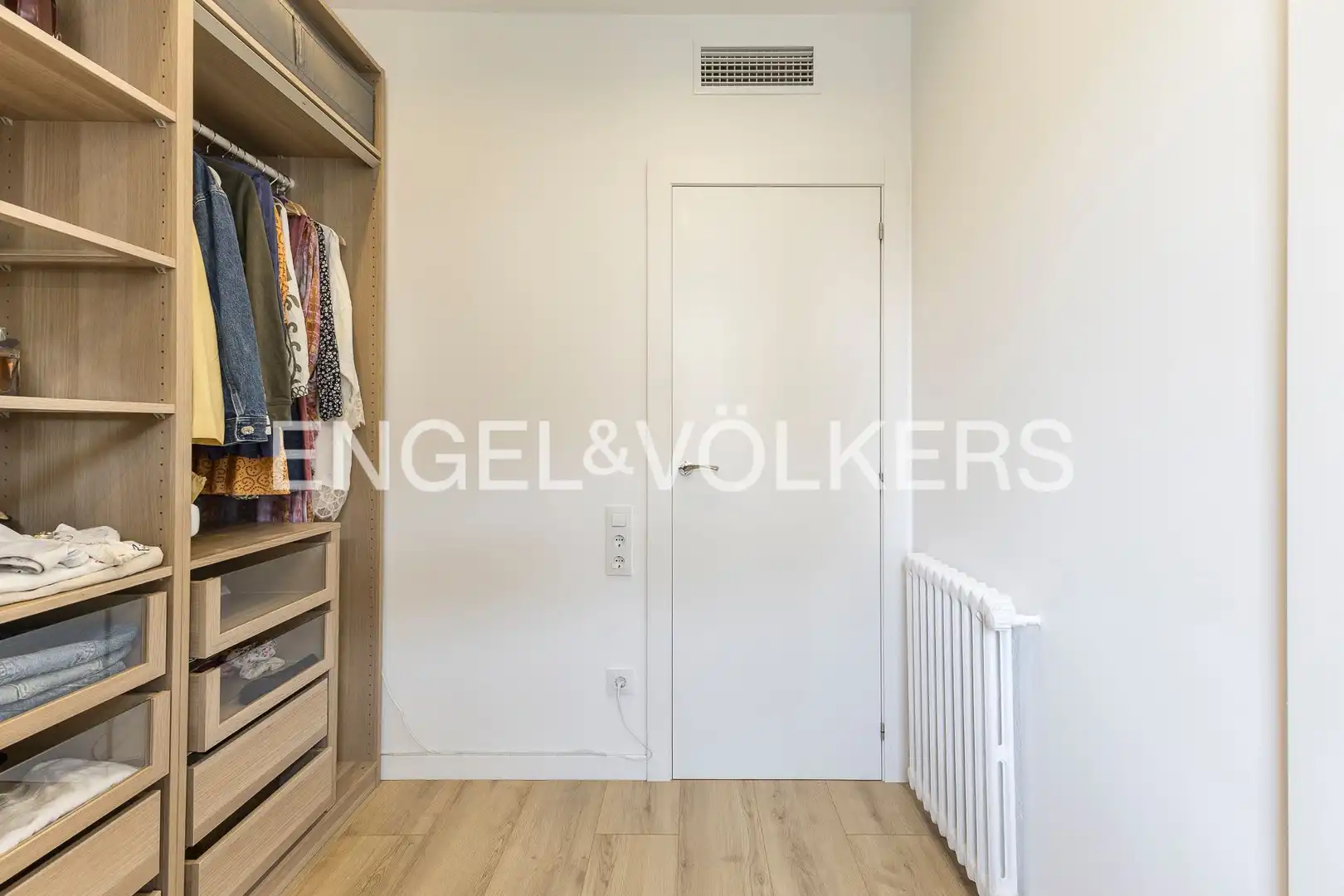 Schlafzimmer von Wohnung zum Verkauf in Barcelona mit Klimaanlage, Heizung und Parkett