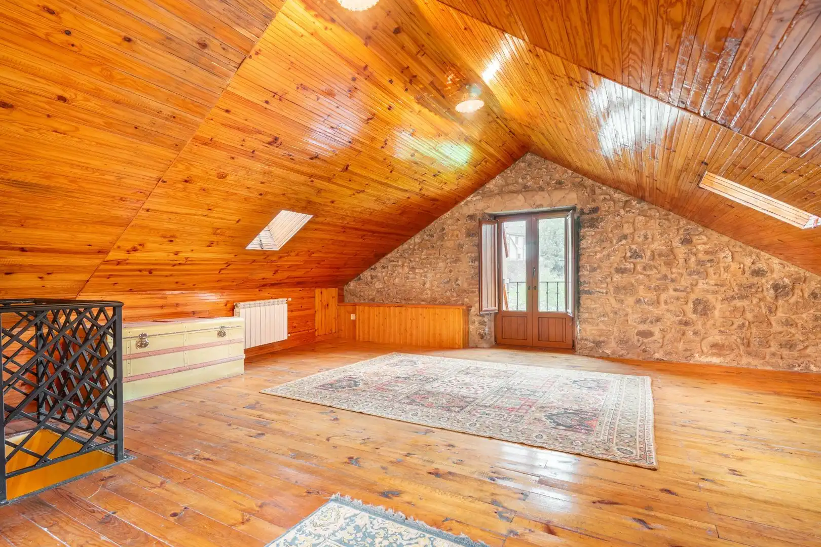 Casa o chalet en venta en Cabrillanes con Calefacción, Jardín privado y Terraza