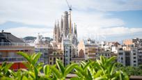 Exterior view of Attic for sale in  Barcelona Capital  with Air Conditioner, Heating and Terrace