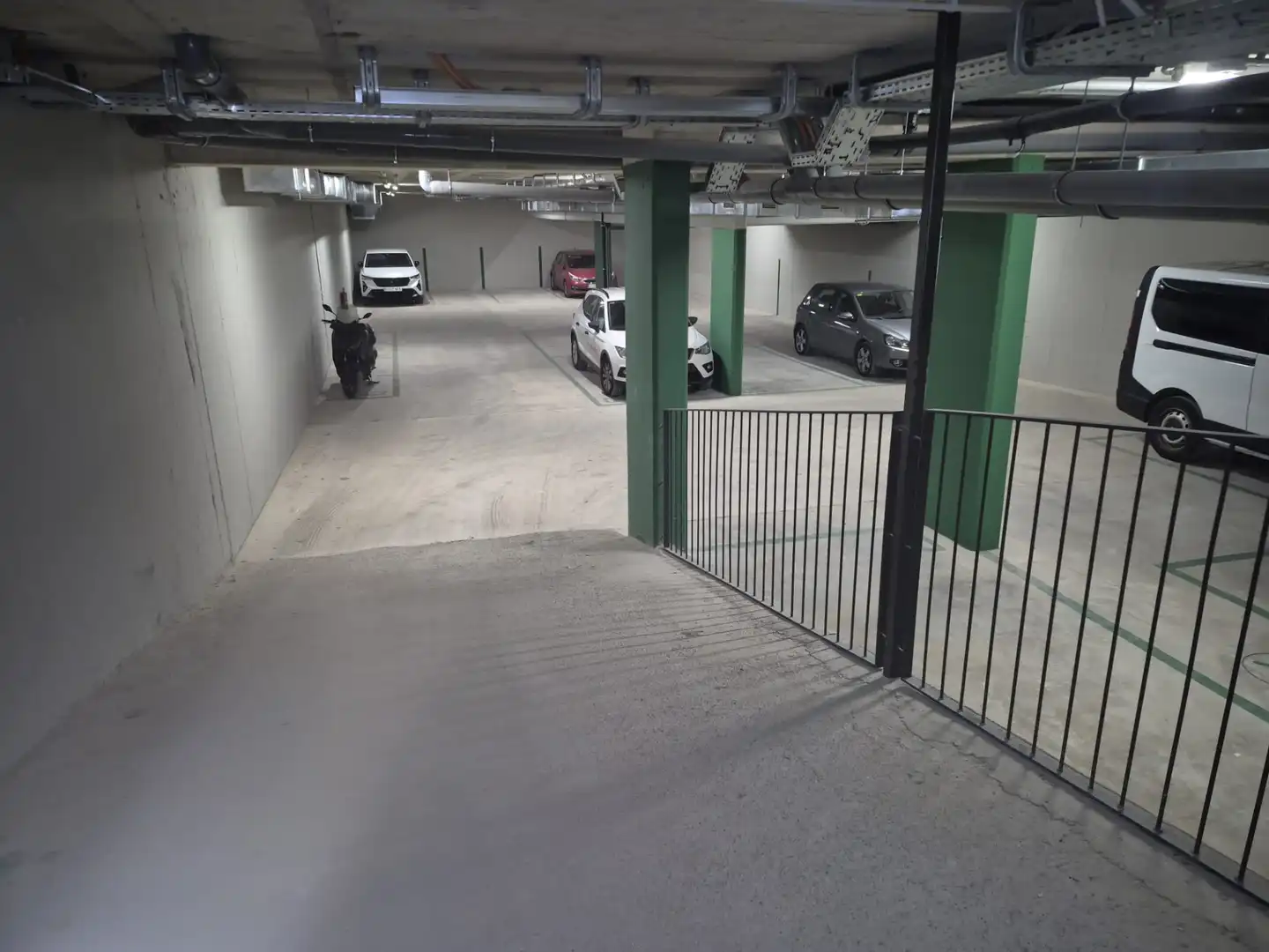 Parking with lift for sale in Carrer de Calassanç Duran 26, imagen 3