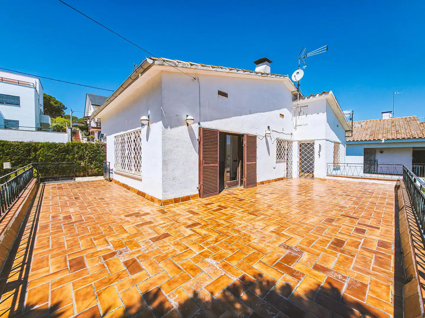 Vista exterior de Casa o xalet en venda en Sant Pol de Mar amb Calefacció, Jardí privat i Terrassa