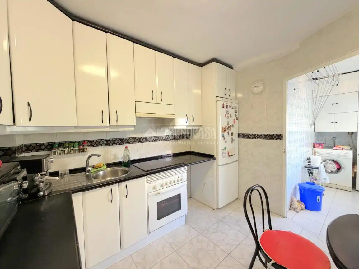 Cocina de Piso en venta en Madrid con Calefacción, Piscina y Piscina comunitaria