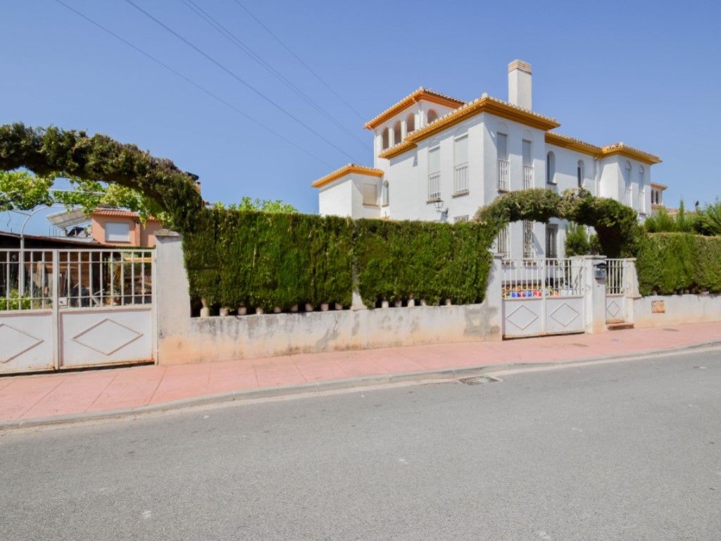 Exterior view of Single-family semi-detached for sale in Peligros