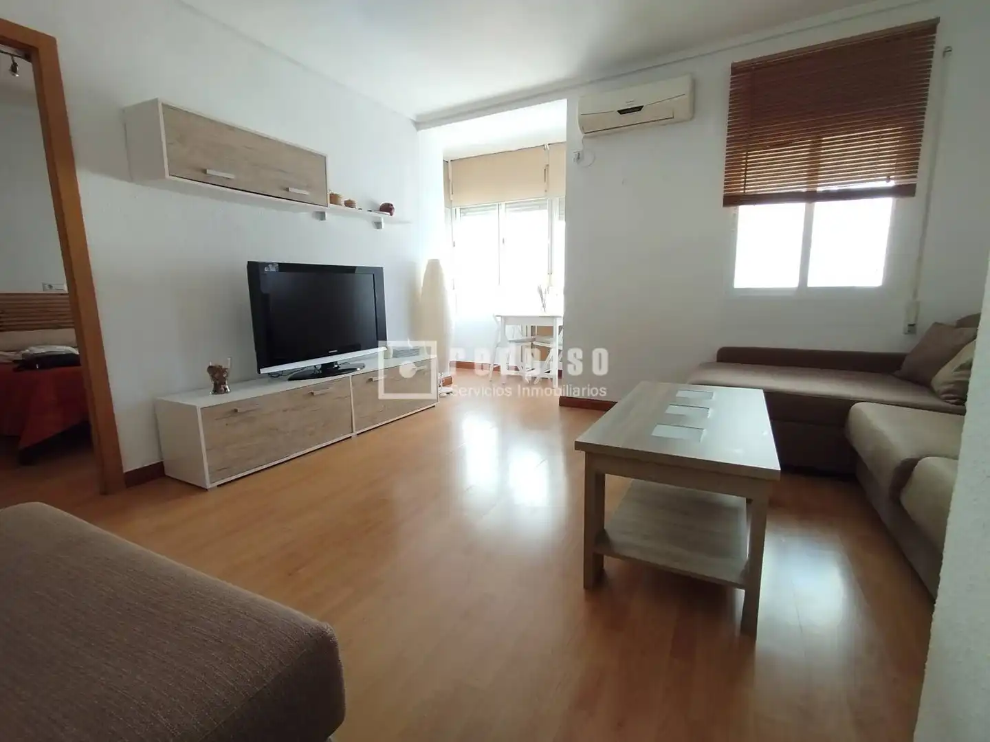 Wohnzimmer von Wohnung zur Miete in Sevilla mit Klimaanlage, Parkett und Terrasse