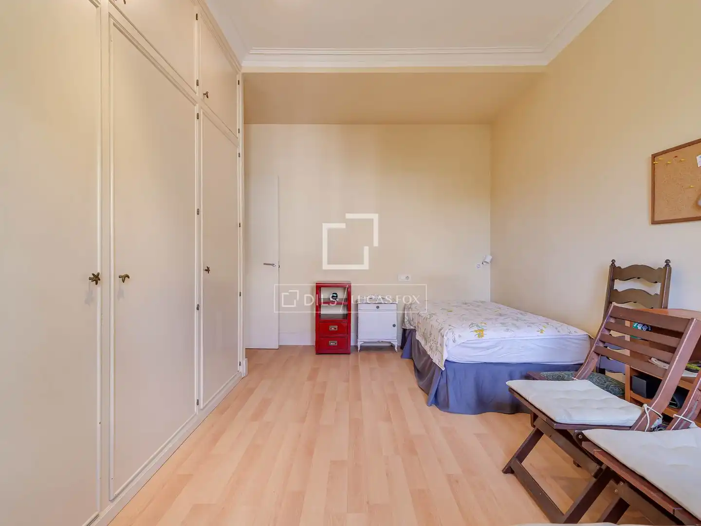 Schlafzimmer von Wohnung zum Verkauf in Barcelona mit Klimaanlage, Heizung und Privatgarten