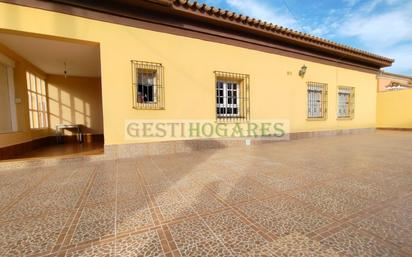 Vista exterior de Casa o xalet en venda en Chiclana de la Frontera