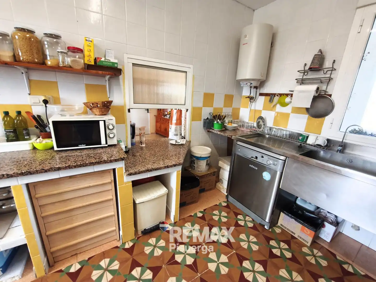 Cocina de Edificio en venta en Pozoantiguo