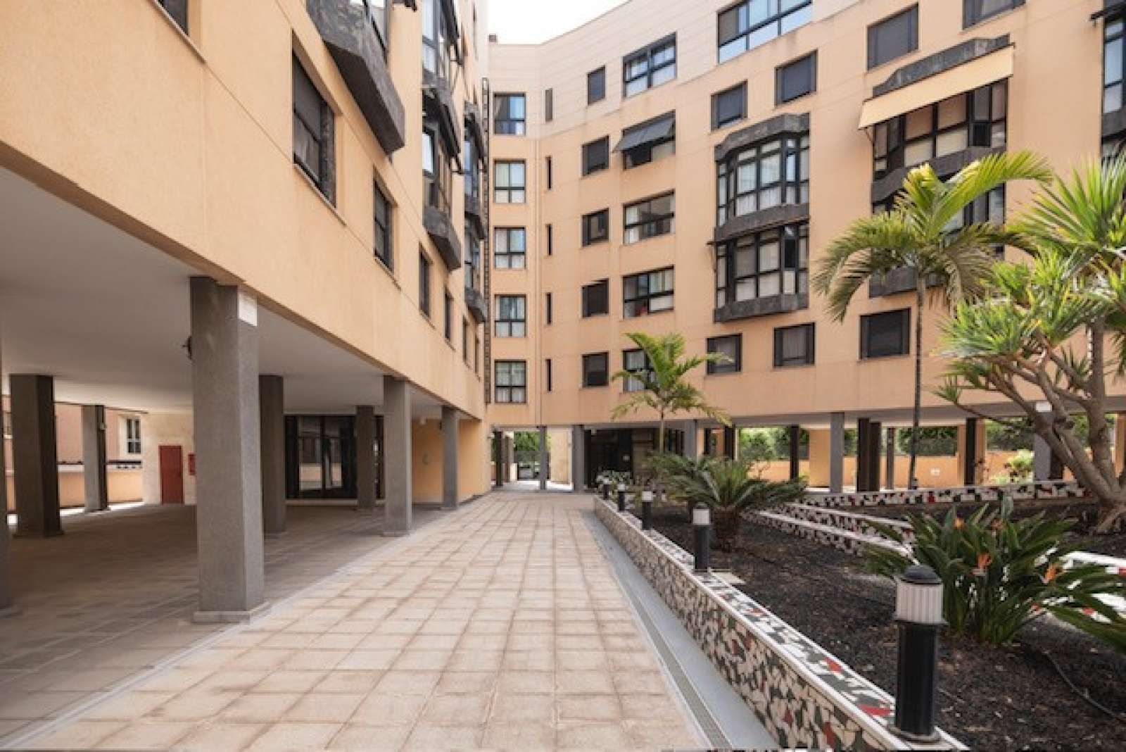 Vista exterior de Apartament per a compartir en Las Palmas de Gran Canaria amb Aire condicionat, Terrassa i Moblat