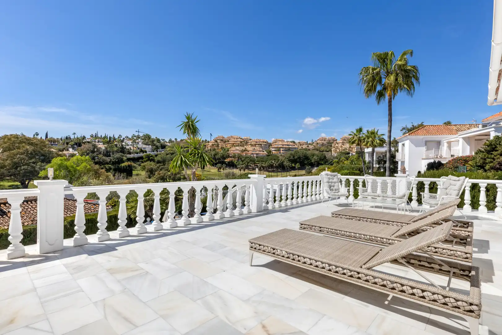Casa con terraza en venta en Elviria - Cabopino, imagen 5