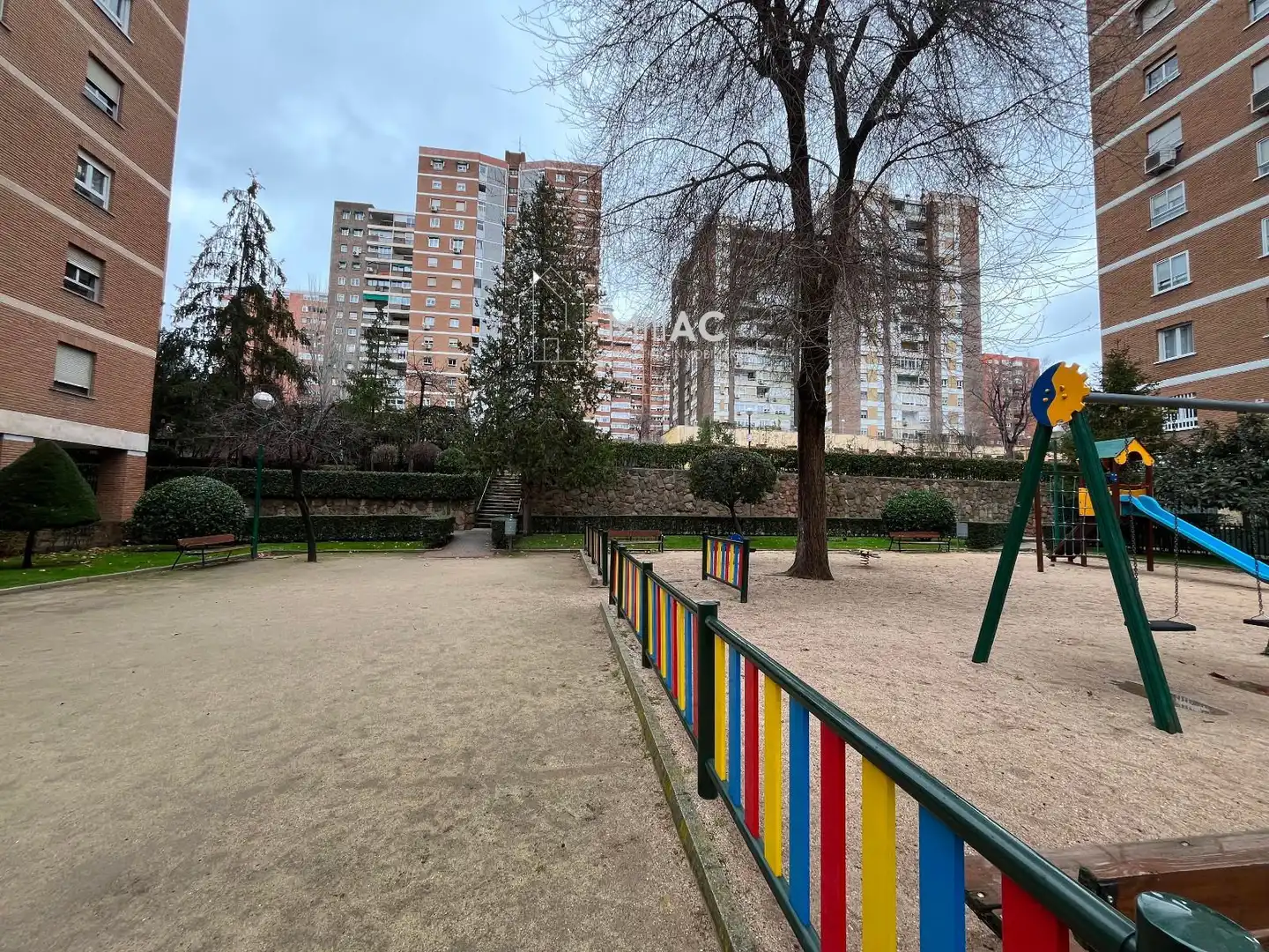 Parking de Piso en venta en Madrid con Calefacción, Terraza y Piscina