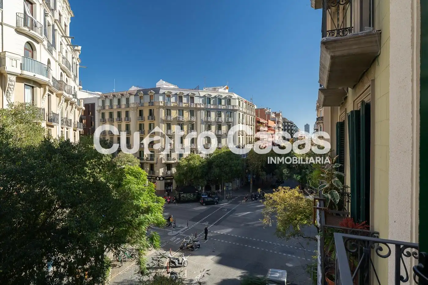 Vista exterior de Piso en venta en Barcelona con Aire acondicionado, Amueblado y Balcón
