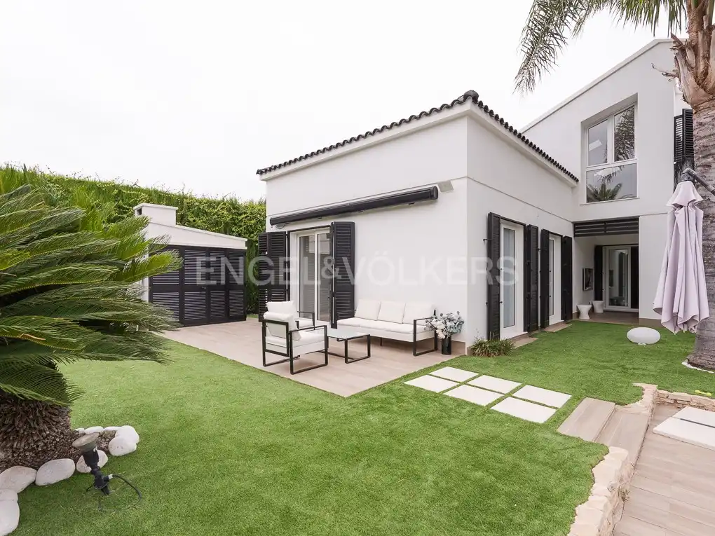 Exterior view of Houses for rent in Bétera  with Air Conditioner, Heating and Private garden