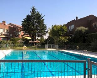 Swimming pool of Single-family semi-detached for sale in Las Rozas de Madrid  with Air Conditioner, Heating and Private garden