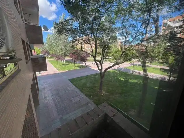 Vista exterior de Piso en venta en Zaragoza con Aire acondicionado, Calefacción y Parquet