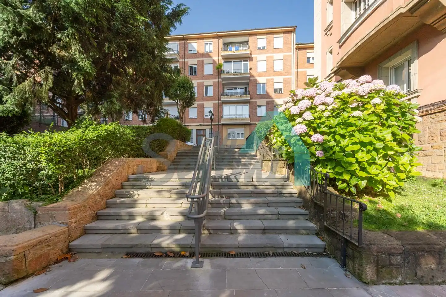 Außenansicht von Wohnung zur untervermieten in Oviedo  mit Heizung, Parkett und Möbliert