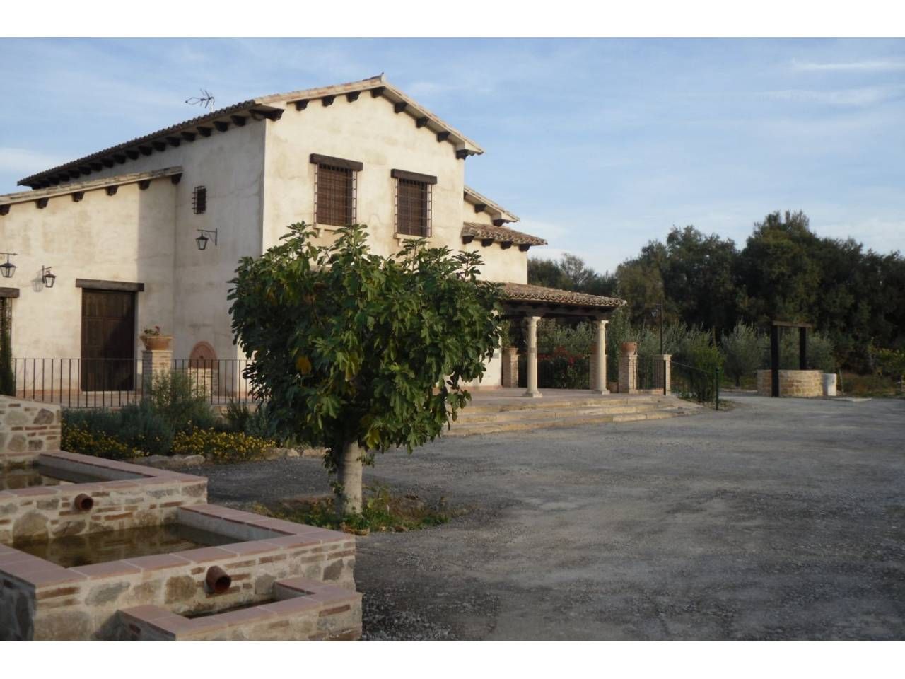 Vista exterior de Finca rústica en venda en Castro del Río amb Jardí privat i Terrassa