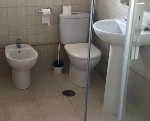 Bathroom of Flat to rent in  Sevilla Capital  with Air Conditioner and Terrace