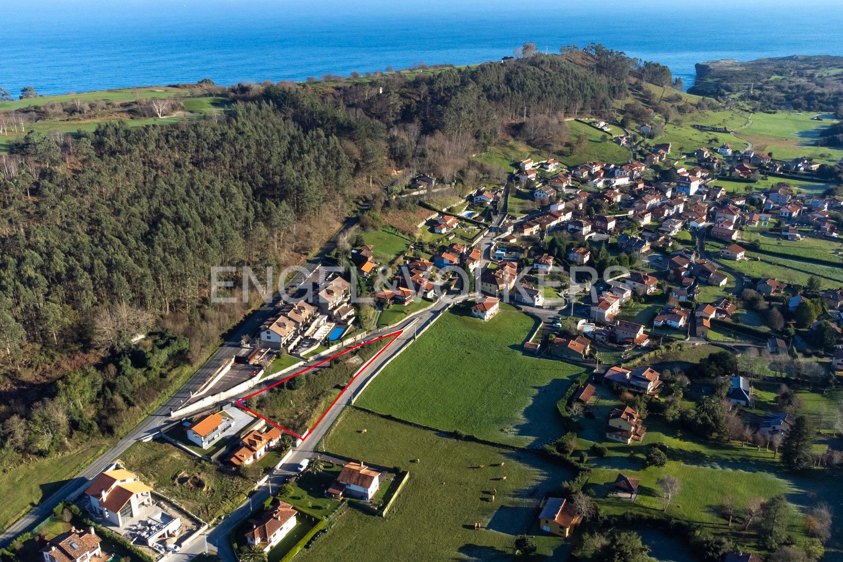 Residencial en venda a Cué - San Roque - Andrín