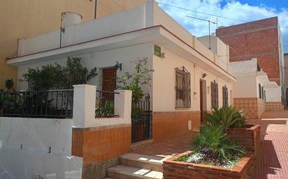 Vista exterior de Casa o xalet en venda en Fuengirola amb Aire condicionat, Calefacció i Terrassa