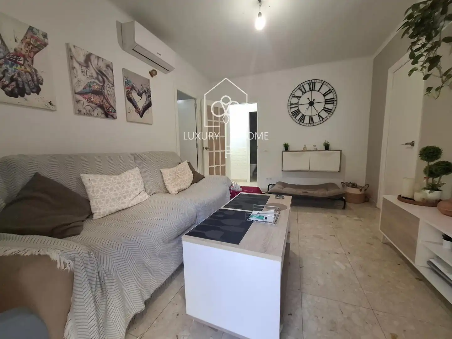 Living room of Flat for sale in Viladecans  with Air Conditioner, Terrace and Oven