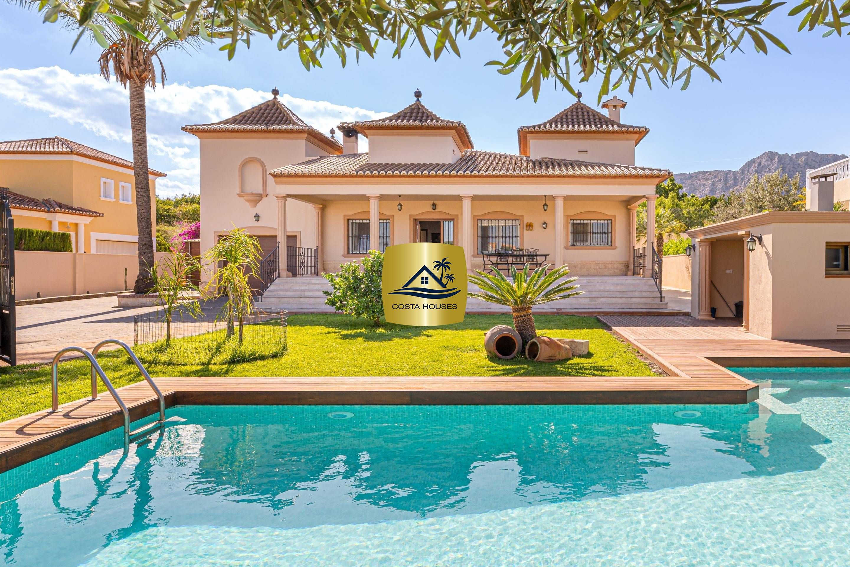 Vista exterior de Casa o xalet en venda en Beniarbeig amb Aire condicionat, Calefacció i Jardí privat