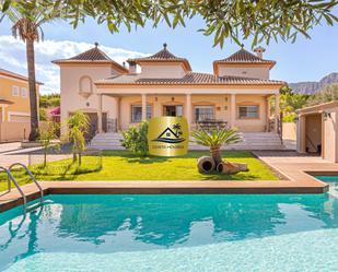 Vista exterior de Casa o xalet en venda en Beniarbeig amb Aire condicionat, Calefacció i Jardí privat