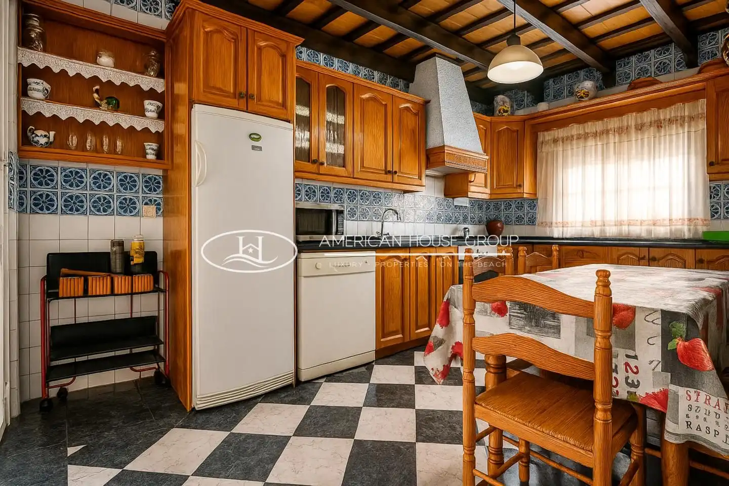 Cuina de Casa o xalet en venda en Núcleo urbano