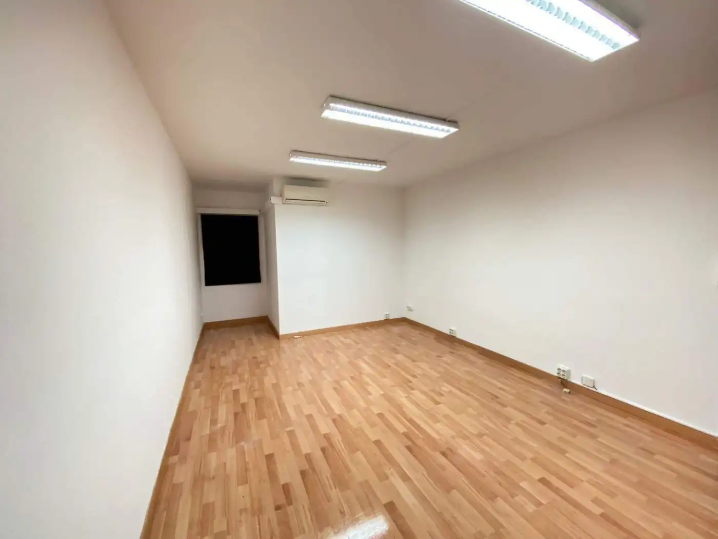 Oficina amb ascensor de lloguer a Carrer Coll I Pujol