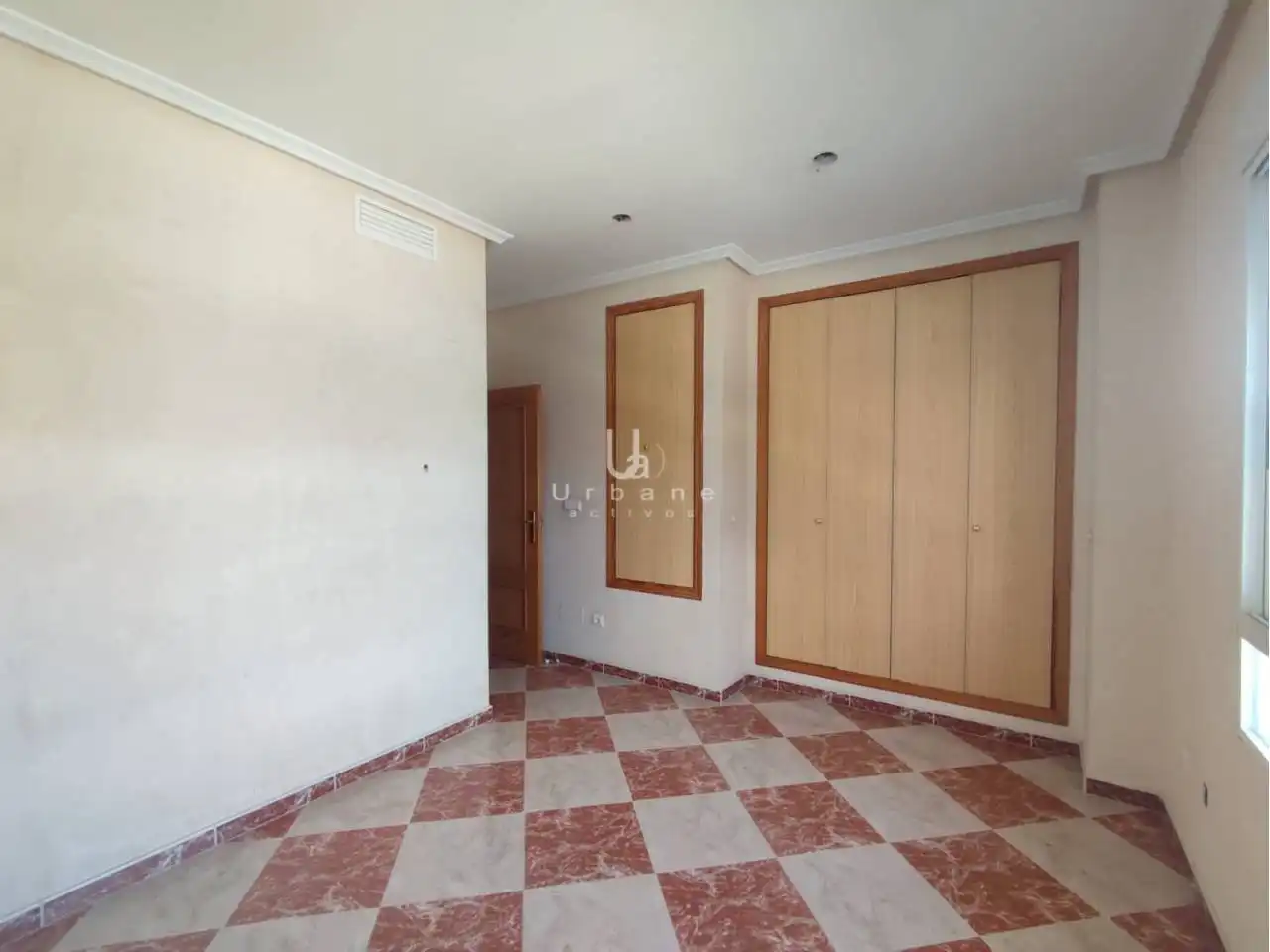 Habitación de Casa adosada en venta en Beniel