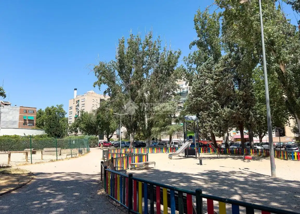 Parking de Piso en venta en Alcalá de Henares con Calefacción y Terraza
