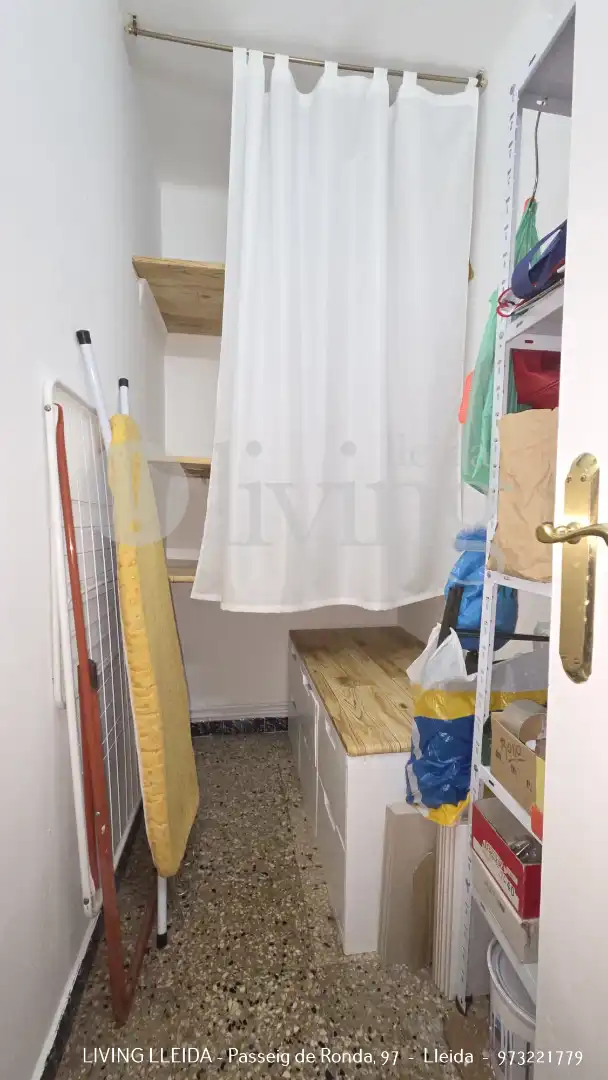 Flat for sale in Lleida  with Air Conditioner, Heating and Furnished