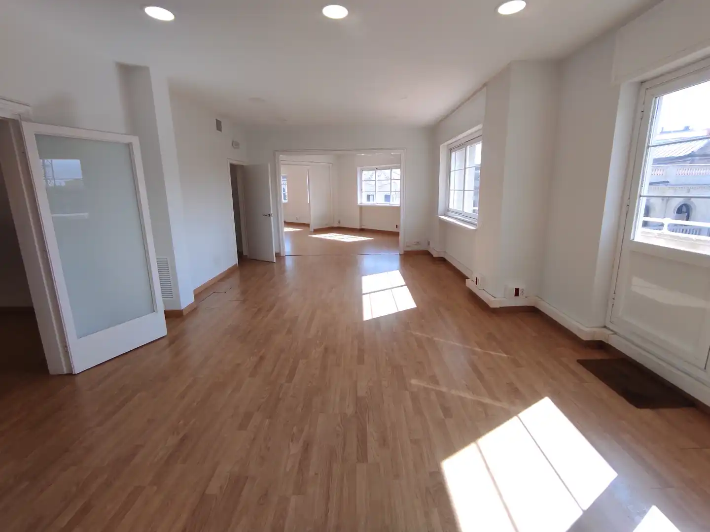 Wohnzimmer von Büro zur Miete in Barcelona mit Klimaanlage, Heizung und Balkon