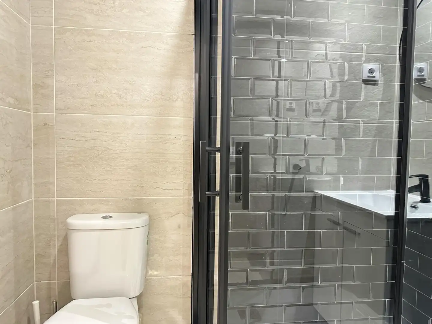 Bathroom of Flat for share in Alcorcón  with Heating, Furnished and Internet