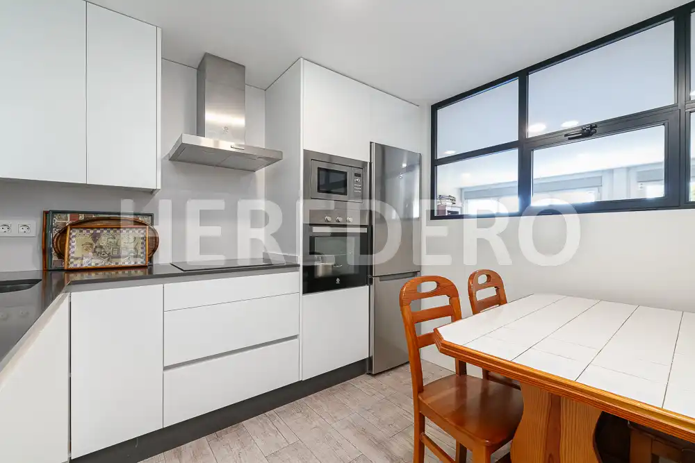 Küche von Wohnung zum Verkauf in Vigo  mit Heizung und Parkett