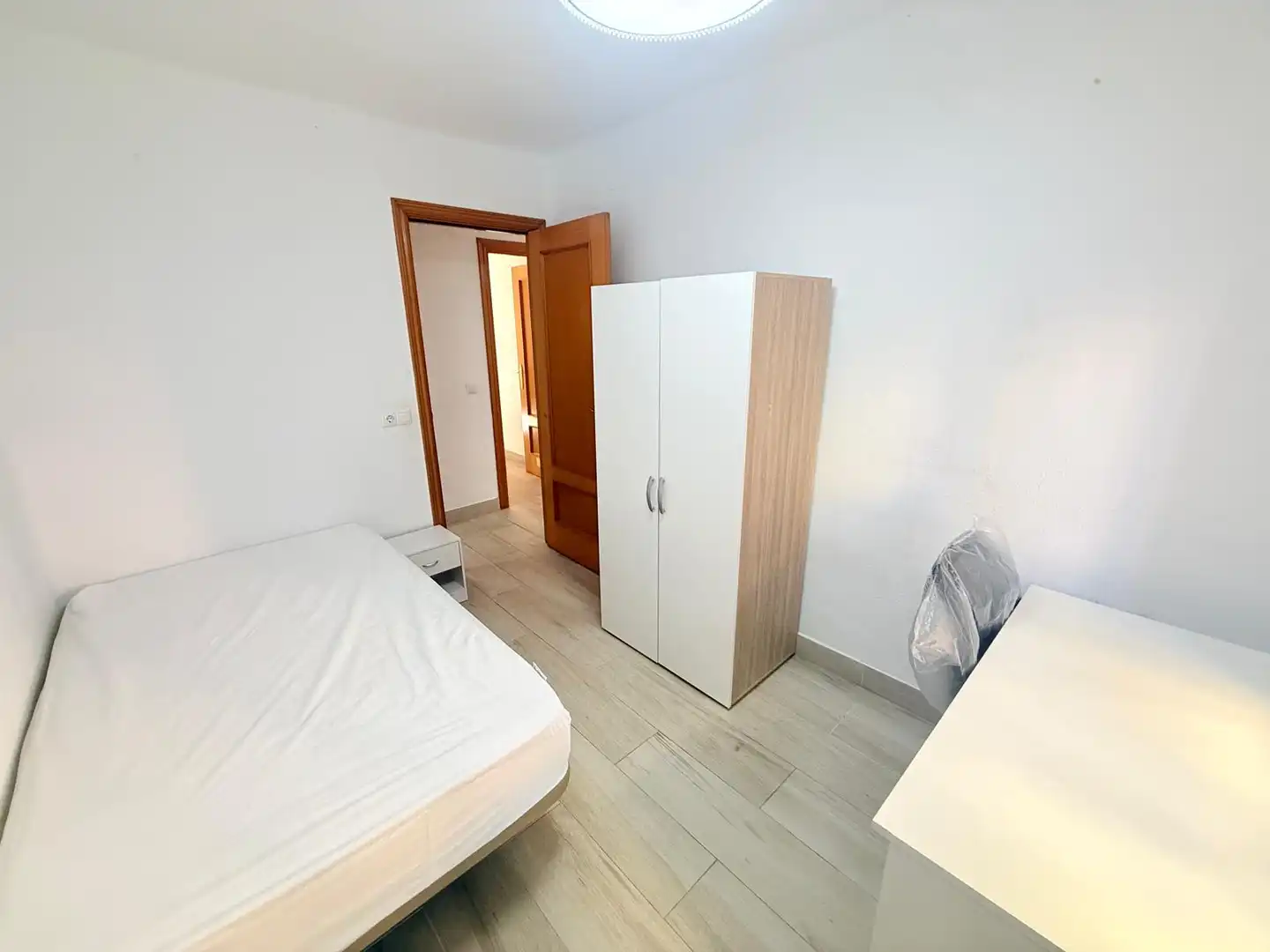 Schlafzimmer von Wohnung zur Miete in Málaga mit Möbliert, Ofen und Waschmaschine
