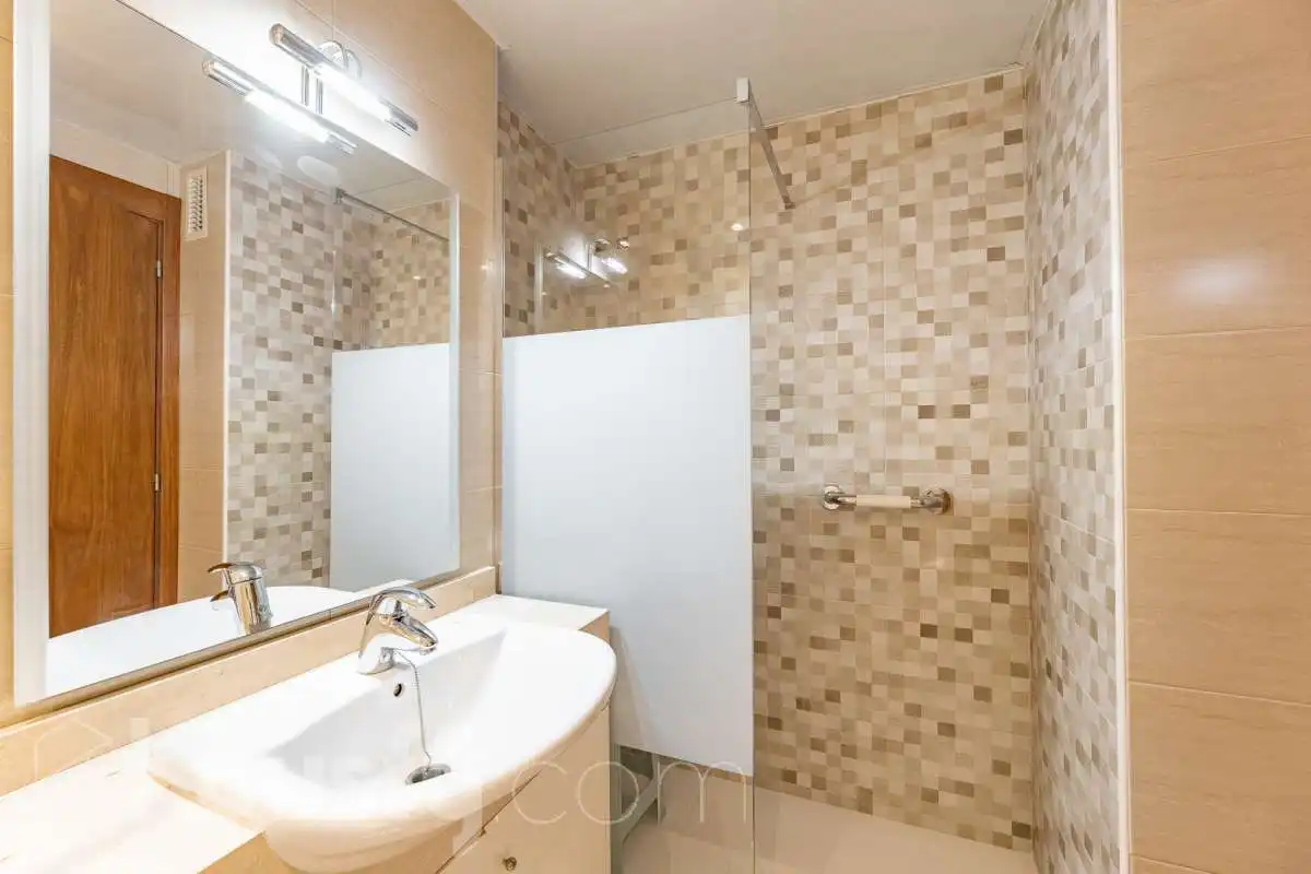 Baño de Piso en venta en Esplugues de Llobregat con Aire acondicionado, Calefacción y Parquet