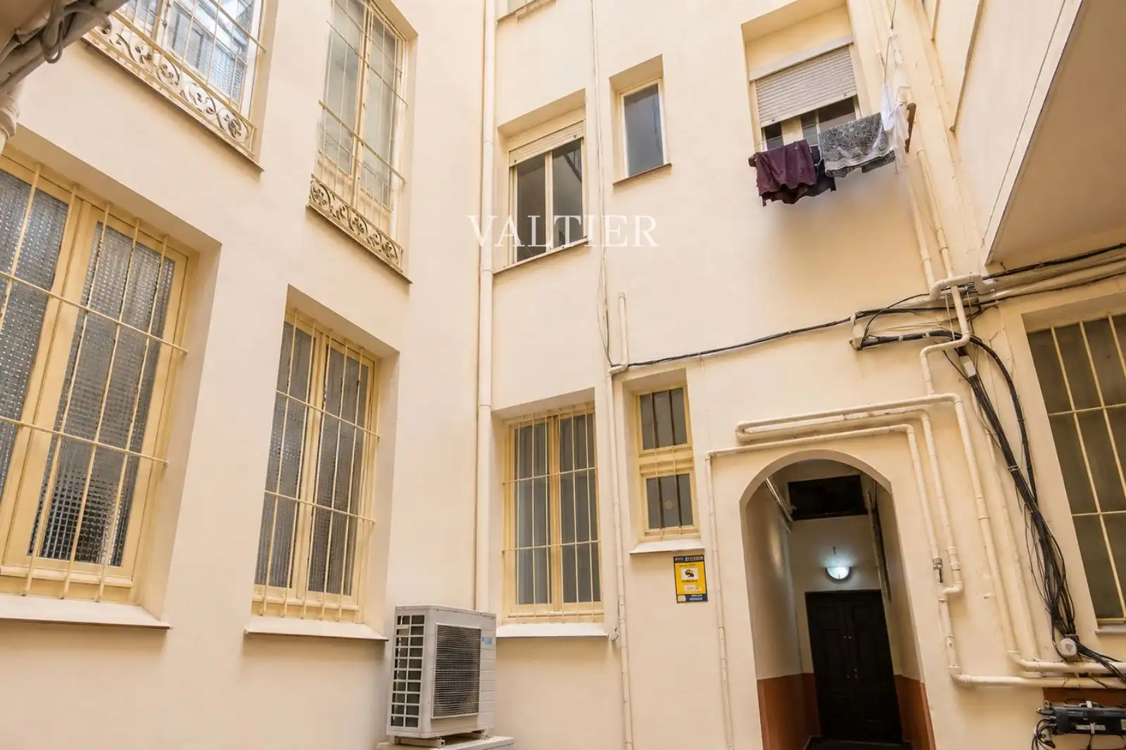 Exterior view of Flat for rent in Madrid  with Heating and Furnished