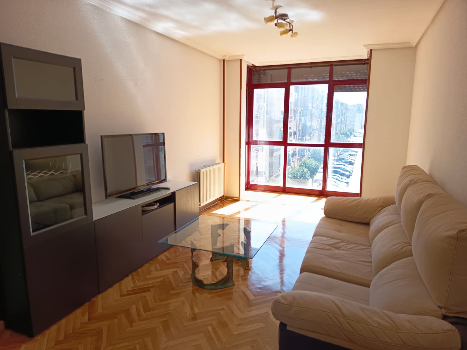 Sala de estar de Piso de alquiler en  Madrid Capital con Calefacción, Parquet y Horno
