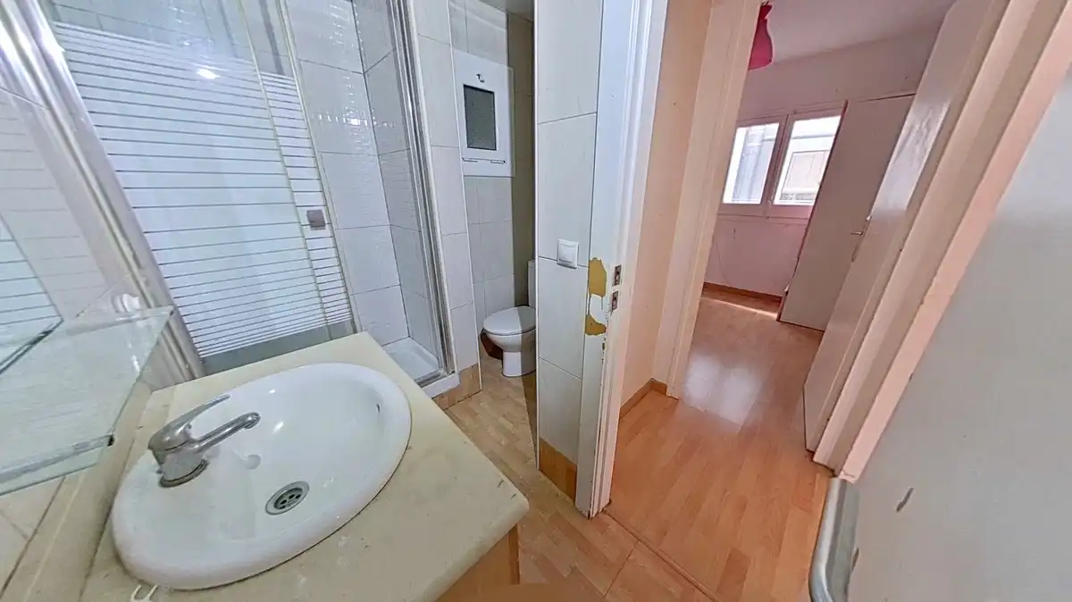 Bany de Pis en venda en Sant Feliu de Llobregat amb Balcó