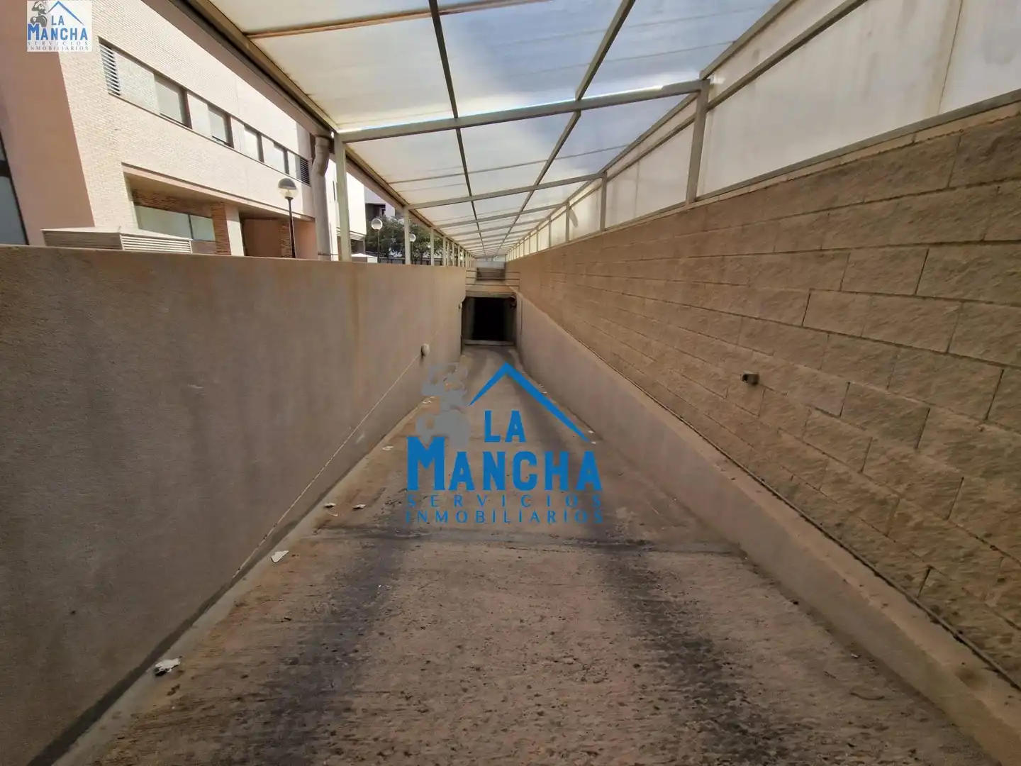 Parkplatz von Garage zum Verkauf in Albacete