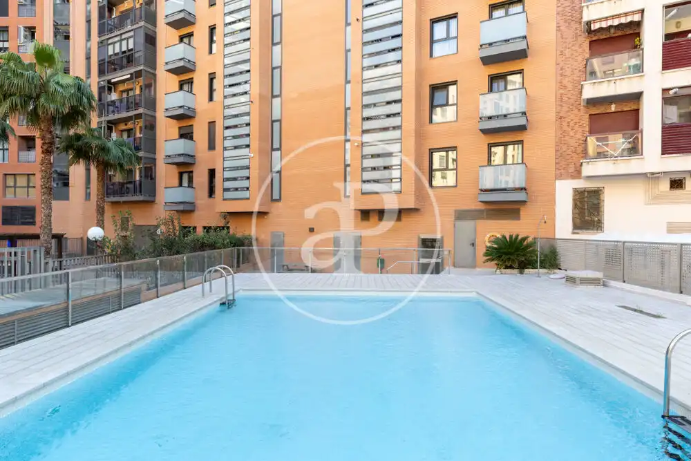 Piscina de Piso en venta en Valencia con Aire acondicionado, Calefacción y Jardín privado