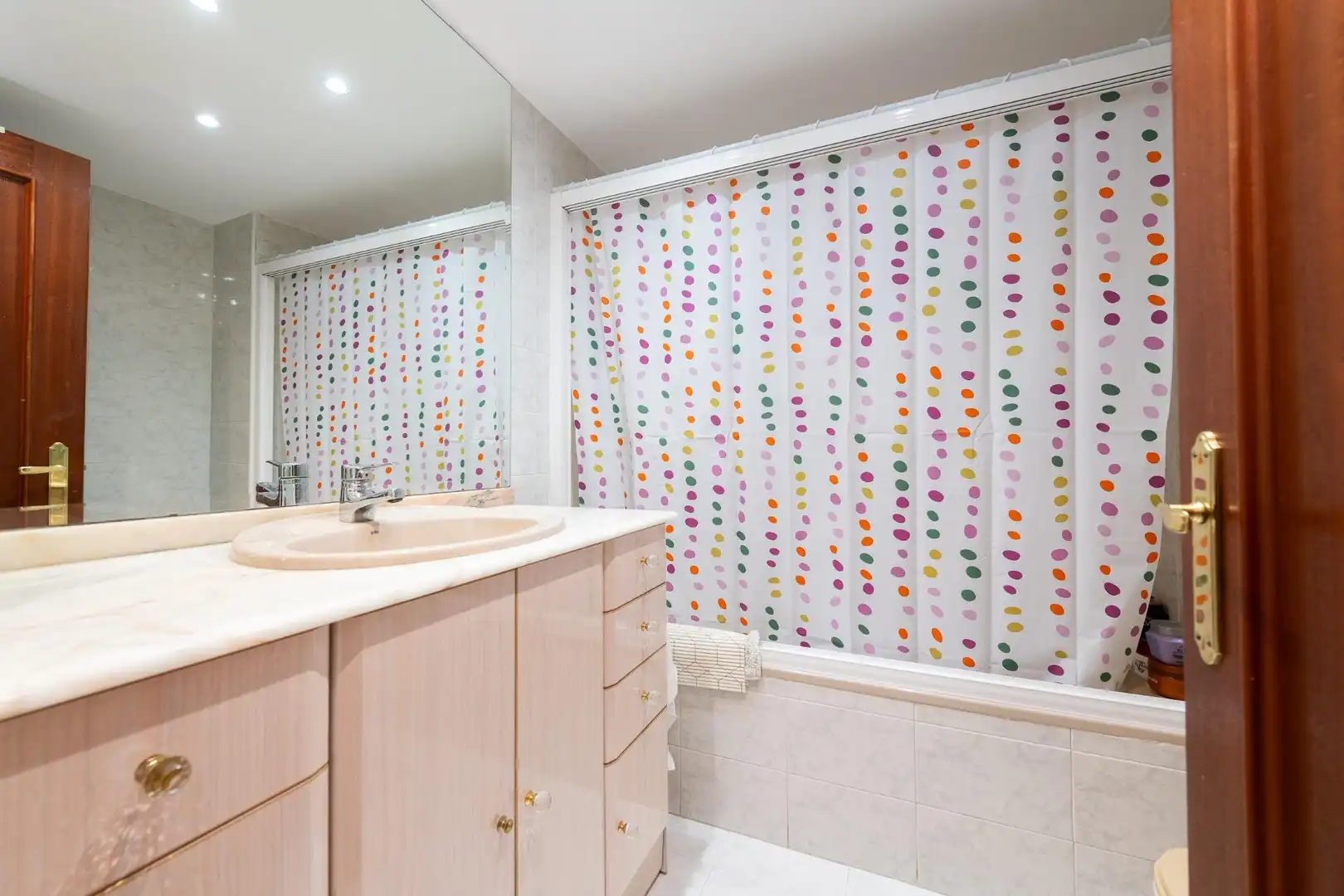 Baño de Piso en venta en Málaga con Terraza, Trastero y Piscina comunitaria