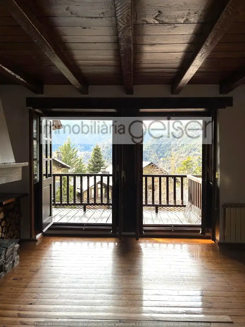 Vista exterior de Dúplex en venta en Ordino con Calefacción, Parquet y Terraza