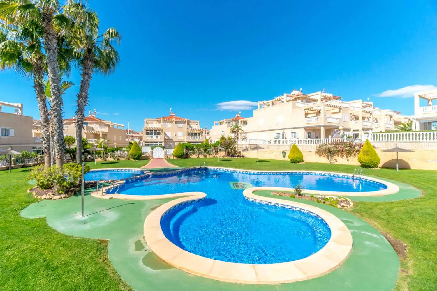 Piscina de Apartament en venda en Orihuela amb Aire condicionat, Calefacció i Terrassa